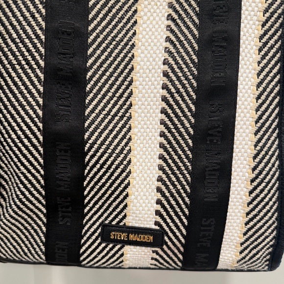 Bag/ Tote - Picture 2 of 3